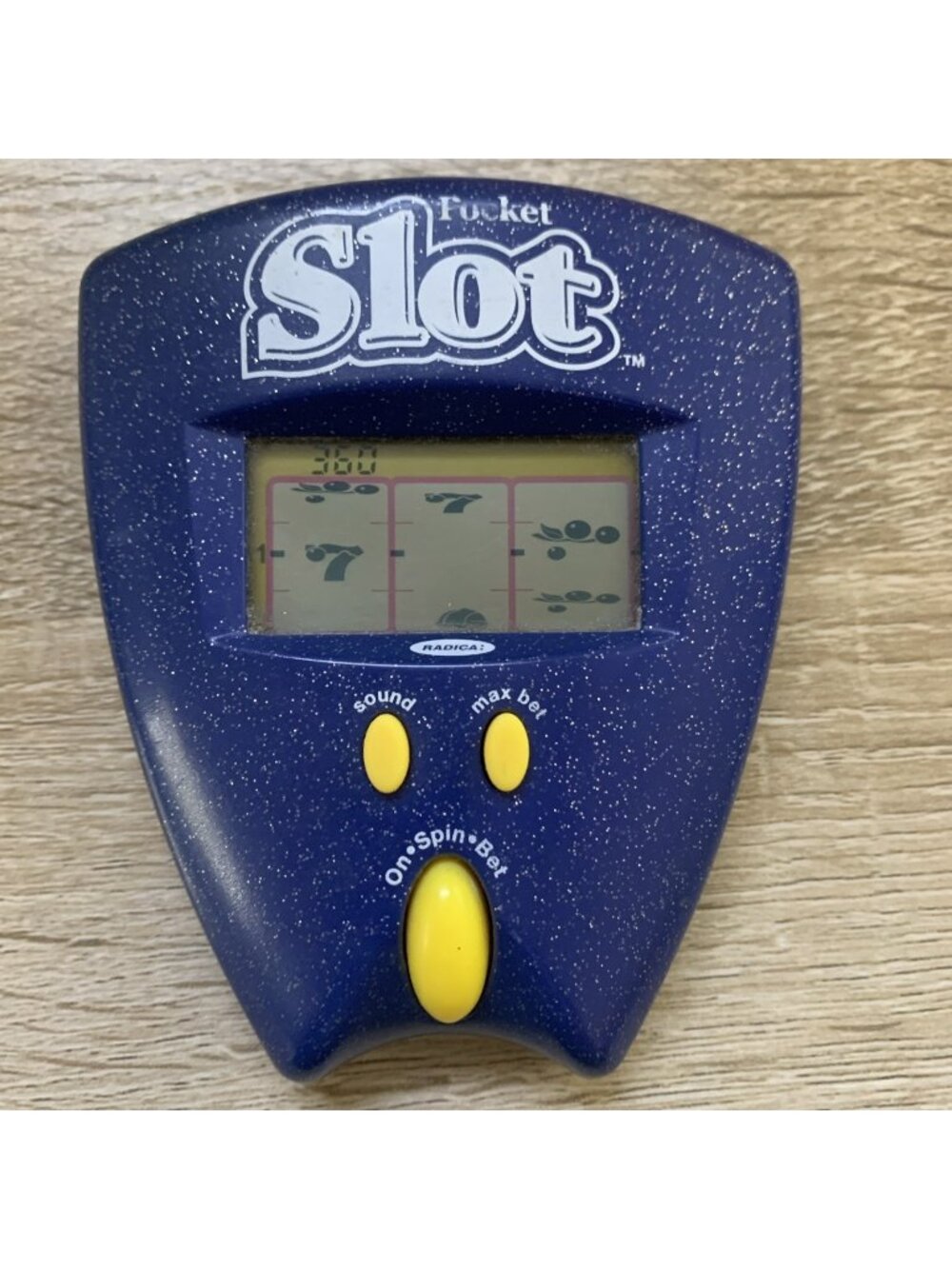 RARE 2002 VERSION RADICA SLOT POCKET PORTABLE HANDHELD GAME